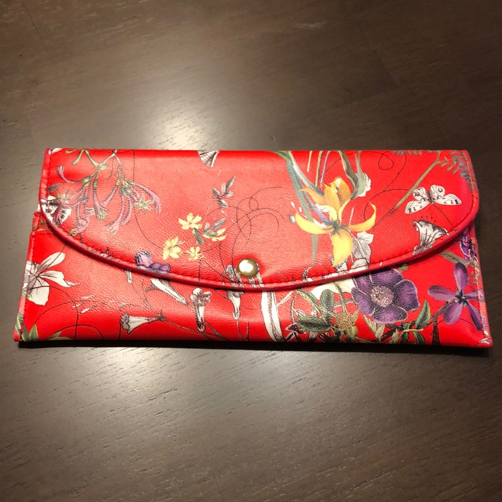 NWOT Yik Fung Wallet